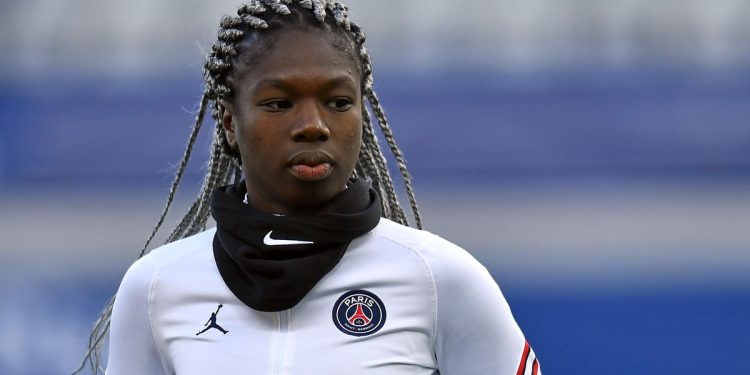 Detienen Aminata Diallo, exjugadora del PSG tras golpear a su excompañera por puesto titular
