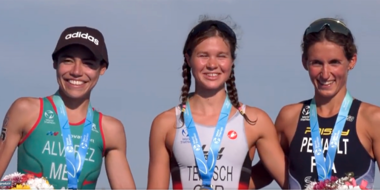 México gana medalla de plata en la Copa Mundial de Triatlón