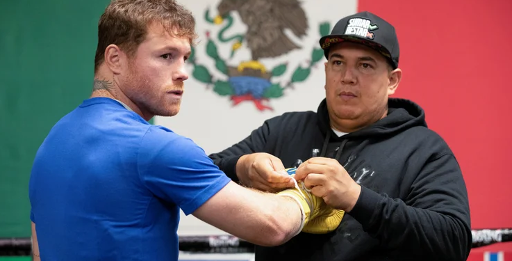 Entrenador de Saúl Álvarez asegura que «ya no puede ser el número uno» tras derrota en las 175 libras