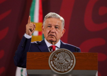 AMLO festeja aprobación de reforma a Guardia Nacional