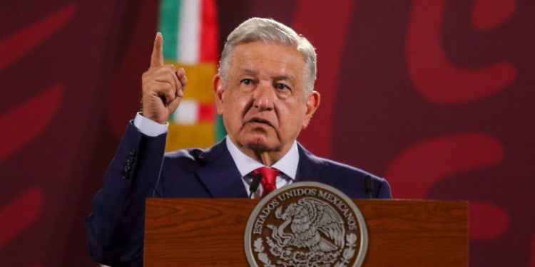 AMLO festeja aprobación de reforma a Guardia Nacional