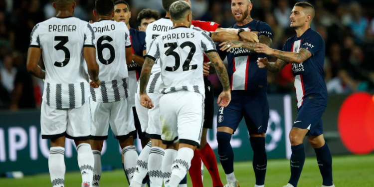 UEFA abre investigación contra aficiones de PSG y Juventus por comportamientos racistas