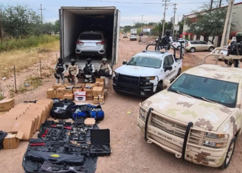 Aseguran vehículos y armamento bélico en Nogales
