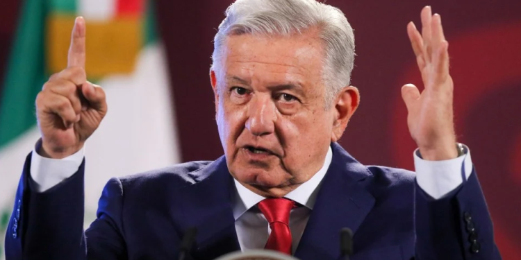 AMLO revela lista de senadores que votaron en contra de mantener a las Fuerzas Armadas 