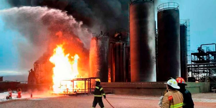 Explosión en refinería de petróleo en Argentina deja saldo de tres muertos