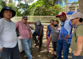Trabajadores del Tren Maya se manifestaron en Felipe Carrillo Puerto exigiendo el pago de su sueldo y equipo de trabajo