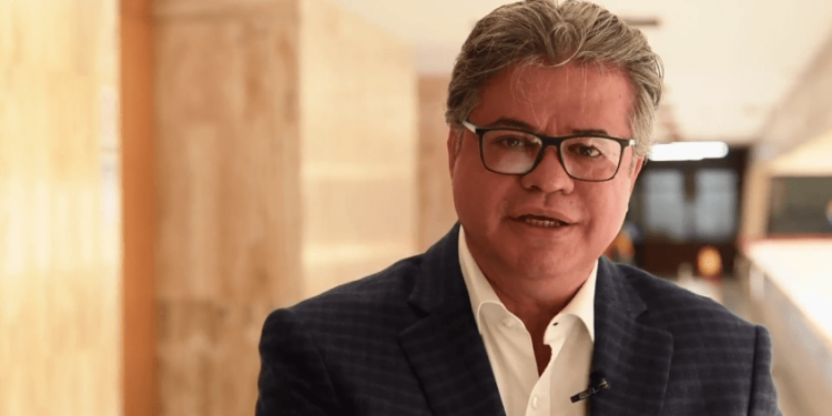 Denuncian al senador Wilson Arias por presunta doble militancia durante campaña presidencial