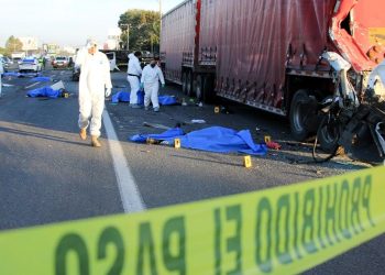 Trágico accidente vehicular deja al menos 7 personas muertas y 12 heridas en León-Silao