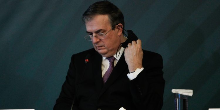 Marcelo Ebrard envía sus condolencias ante la muerte de la Reina Isabel