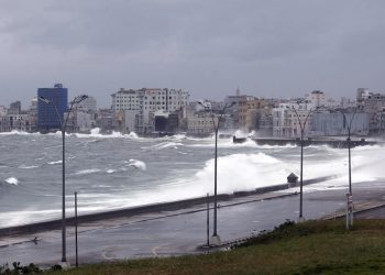 Huracán ‘Ian’ toca tierra a Cuba y deja daños materiales tras fuertes vientos