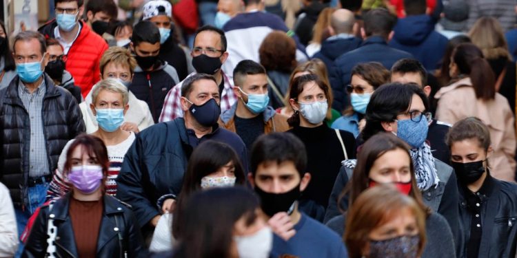 Uso de cubrebocas en Argentina deja de ser oficialmente obligatorio