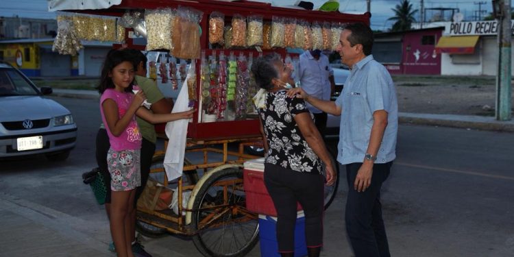 Se mantiene Carlos Joaquín entre los 10 gobernadores con mayor desempeño