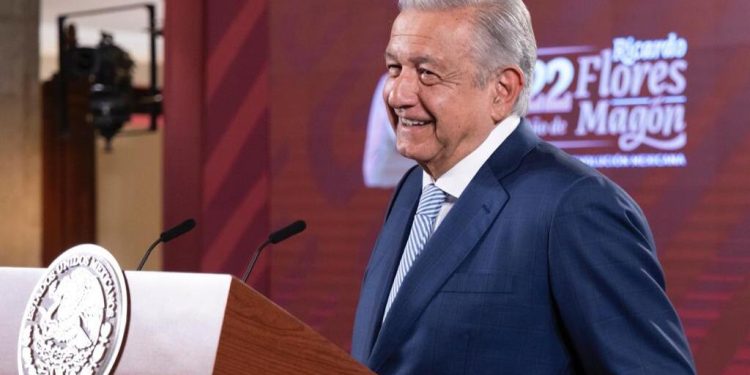 Si no logramos mejorar el sistema de salud pública «Vamos a tener tache»: AMLO
