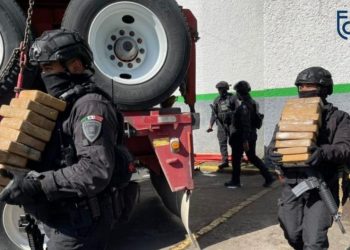 Aseguran a cuatro personas en la CDMX y decomisan cargamento con rumbo a EU