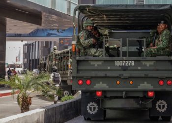 AMLO presenta consulta ciudadana para decidir si las Fuerzas Armadas sigan en tareas de seguridad