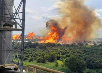 Registran explosión de una batería de Pemex en Huimanguillo, Tabasco