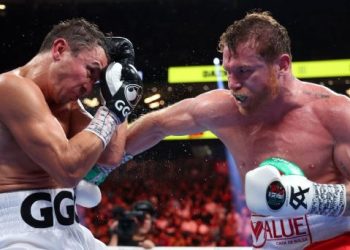 Canelo Álvarez vence por decisión unánime a Kazajo Golovkin