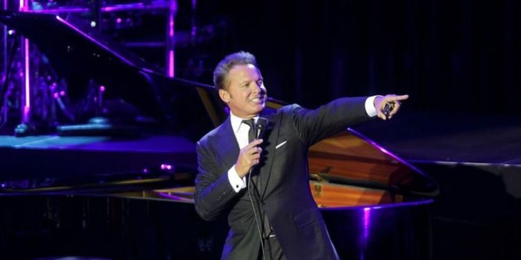 Luis Miguel regresa a los escenarios en 2023