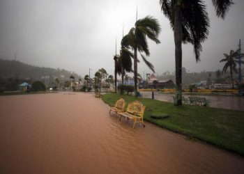 Huracán ‘Ian’ se fortalece y toca tierra en Carolina del Sur