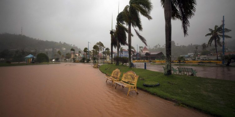 Huracán ‘Ian’ se fortalece y toca tierra en Carolina del Sur