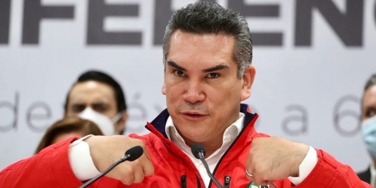 «Alito» Moreno condena al PAN y PRI suspender la alianza Va por México