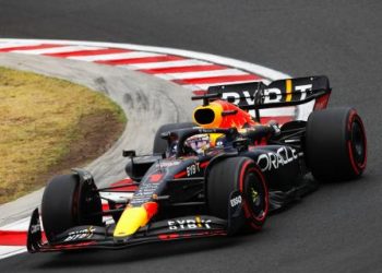 Checo Pérez termina en sexto lugar, llevándose el triunfo Max Verstappen en la F1