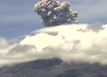 Registran explosión del volcán Popocatépetl