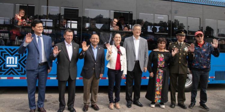 Claudia Sheinbaum inaugura la operación del Trolebús Elevado en Iztapalapa