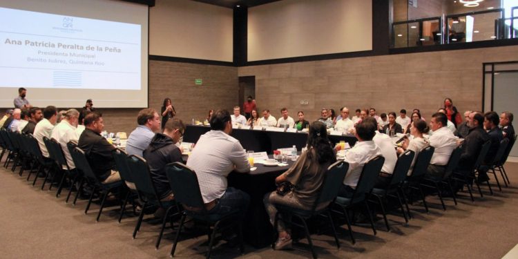 Fortalecen trabajo unido en Cancún con asociados náuticos