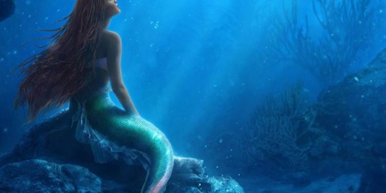 Halle Bailey es Ariel «La Sirenita» , Disney devela el primer póster del live action