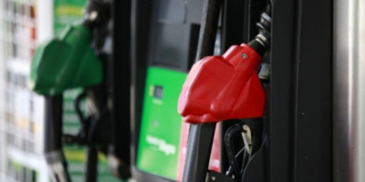 Hacienda devolverá los «subsidios» al máximo para gasolina y diésel en medio de la alta inflación