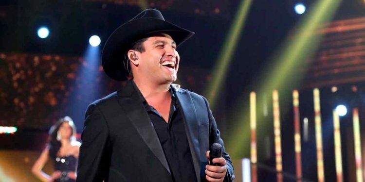 Pide Julión Álvarez responsabilidad en redes sociales tras ser relacionado con la balacer en Jalisco