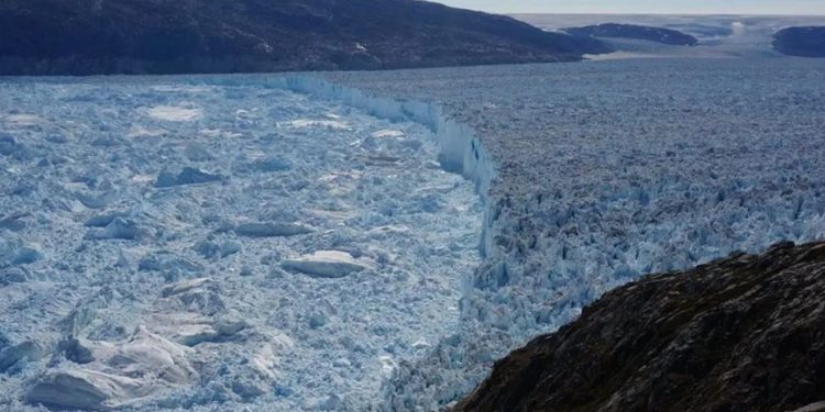 Se derrite 70.800 millones de toneladas de glaciar de la Antártida por año por el calentamiento del mar