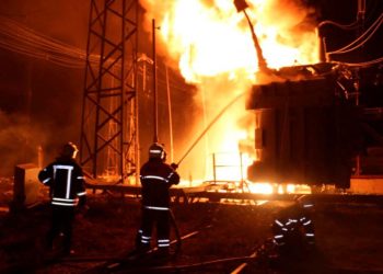 Bombardea Ucrania planta eléctrica rusa en zona fronteriza