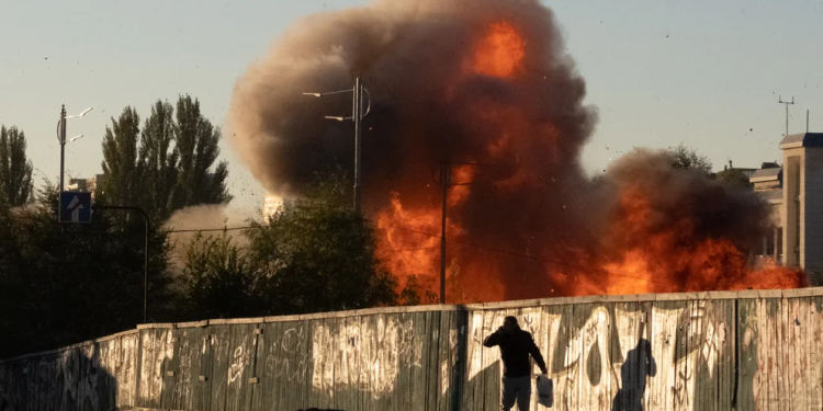 Rusia vuelve a atacar Kiev con Drones suicidas