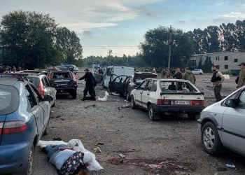 Convoy de civiles que intentaban dejar Ucrania fueron bombardeados