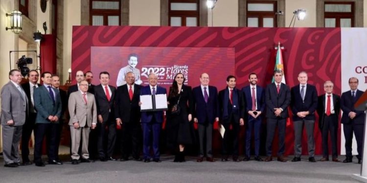 Firma Gobierno e IP acuerdo de apertura contra inflación y carestía