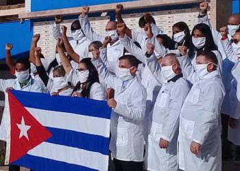 Ofrecen buenos sueldos a médicos extranjeros que decidan laborar en México