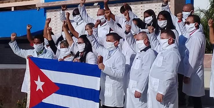 Ofrecen buenos sueldos a médicos extranjeros que decidan laborar en México