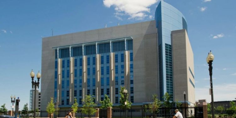 Laboratorio de la Universidad de Boston crea cepa más letal que el COVID-19