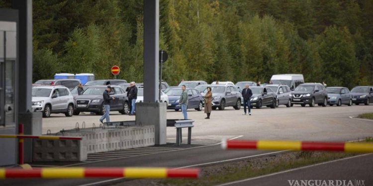 Apuesta Finlandia construir muro para evitar el paso ilegal de rusos