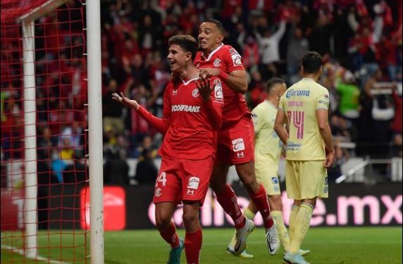 Toluca opaca al América en el partido de ida de las semifinales del apertura 2022 de la Liga MX tras vencerlos 2-1