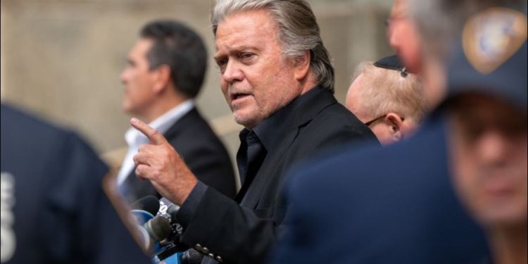 Ex asesor de Trump Steve Bannon, es sentenciado a cuatro meses de prisión por desacato