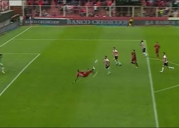 Renzo López marcó uno de los mejores goles de la Liga Profesional