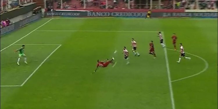 Renzo López marcó uno de los mejores goles de la Liga Profesional