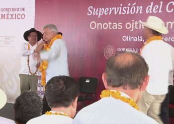 Asegura López Obrador que seguirán los programas sociales