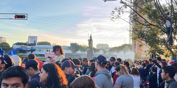 Se presenta Checo Pérez ante sus aficionados en el Red Bull Show Run 2022 en Guadalajara