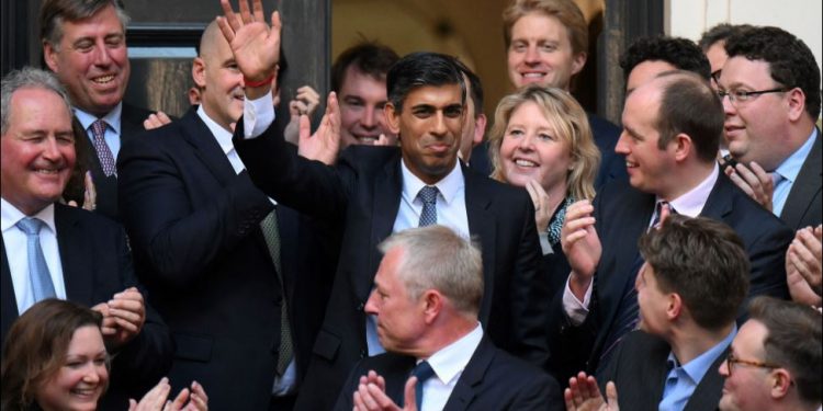 Celebran en India el nombramiento de Rishi Sunak como primer ministro del Reino Unido