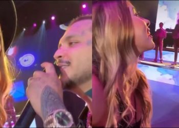 Christian Nodal subió al escenario a una joven parecida a Belinda y le canta al oído