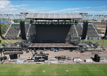El escenario de Daddy Yankee esta casi listo a 24 horas del concierto más importante de Cancún